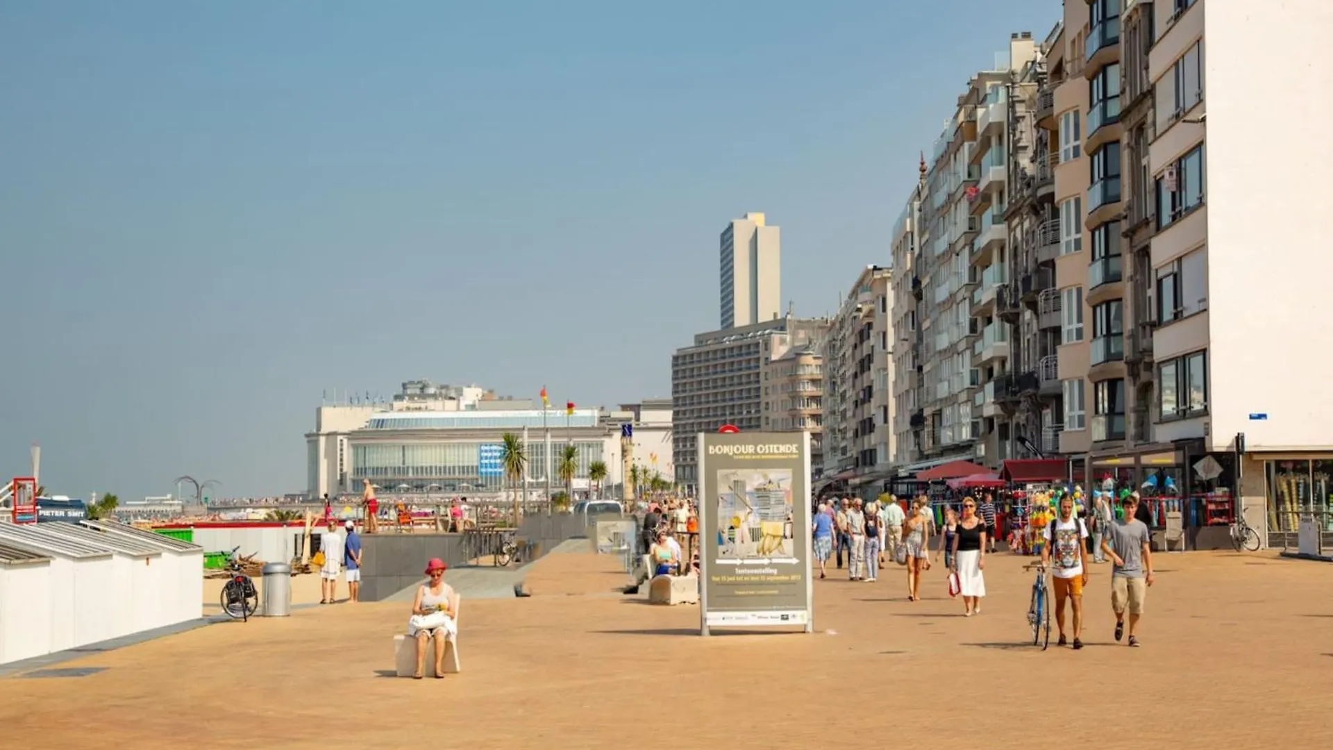 Beautiful Apartment With View 오스텐드